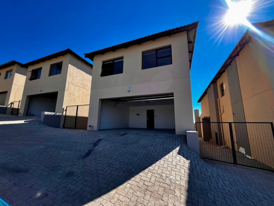 To Let 4 Bedroom Property for Rent in Cashan North West